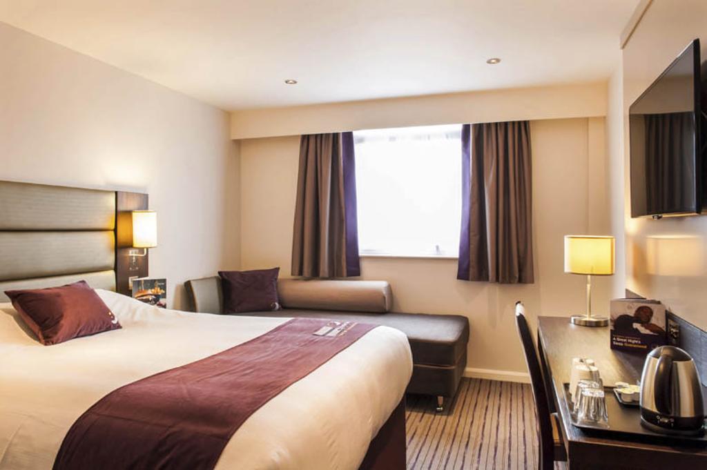 Premier Inn Aberdeen City Centre Room photo