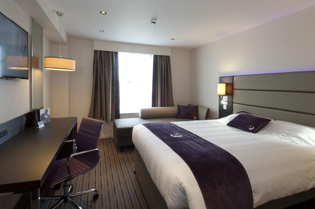 Premier Inn Aberdeen City Centre Room photo