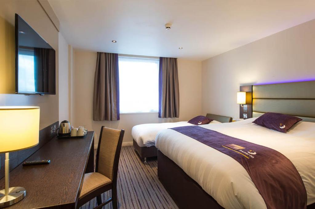 Premier Inn Aberdeen City Centre Room photo