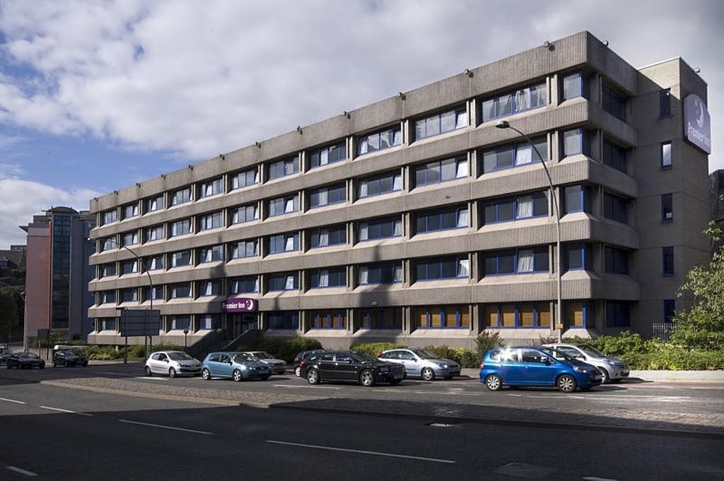 Premier Inn Aberdeen City Centre Exterior photo